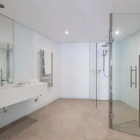 ヴィラ Sleeps 14 With Pool Air Con And Wifi