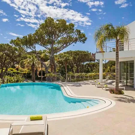 Sleeps 14 With Pool Air Con And Wifi キンタ・ド・ラーゴ